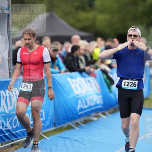30.08.2026 - Elbe Triathlon Hamburg LAZAROV Photography http://msf.ph/oto/10028401 30.08.2026 11:38:43 Ziel 867, 1162, 1226, 1253, 1354, 1444 meine-sportfotos.de