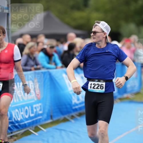 30.08.2026 - Elbe Triathlon Hamburg LAZAROV Photography http://msf.ph/oto/10028403 30.08.2026 11:38:43 Ziel 867, 1162, 1226, 1253, 1354, 1444 meine-sportfotos.de