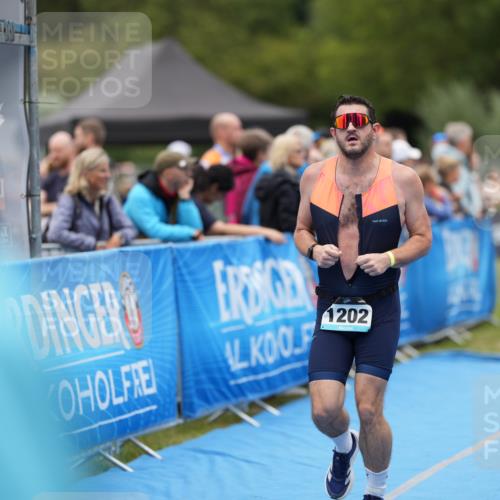 30.08.2026 - Elbe Triathlon Hamburg LAZAROV Photography http://msf.ph/oto/10028441 30.08.2026 11:41:27 Ziel 806, 1202, 1209, 1278 meine-sportfotos.de
