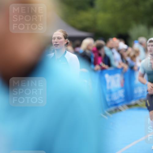 30.08.2026 - Elbe Triathlon Hamburg LAZAROV Photography http://msf.ph/oto/10028468 30.08.2026 11:42:21 Ziel 792, 817, 864 meine-sportfotos.de