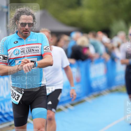 30.08.2026 - Elbe Triathlon Hamburg LAZAROV Photography http://msf.ph/oto/10028482 30.08.2026 11:42:59 Ziel 805, 918, 1257, 1303, 1325 meine-sportfotos.de
