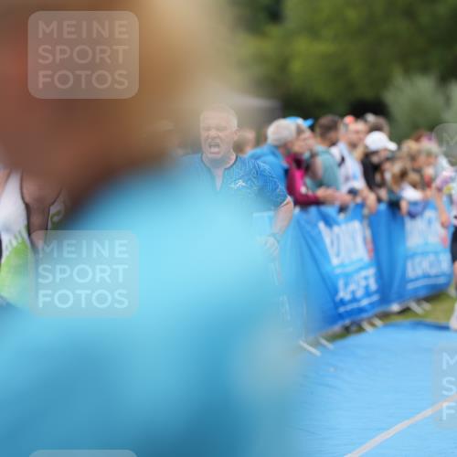 30.08.2026 - Elbe Triathlon Hamburg LAZAROV Photography http://msf.ph/oto/10028539 30.08.2026 11:44:49 Ziel 810, 1082, 1258, 1326 meine-sportfotos.de