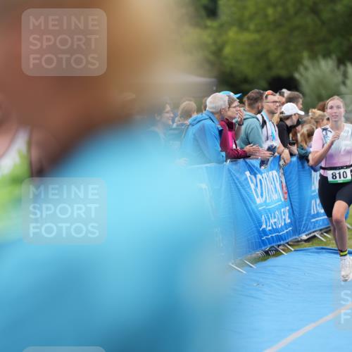 30.08.2026 - Elbe Triathlon Hamburg LAZAROV Photography http://msf.ph/oto/10028540 30.08.2026 11:44:49 Ziel 810, 1082, 1258, 1326 meine-sportfotos.de