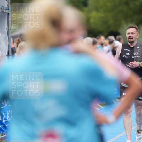 30.08.2026 - Elbe Triathlon Hamburg LAZAROV Photography http://msf.ph/oto/10028542 30.08.2026 11:45:01 Ziel 1296 meine-sportfotos.de
