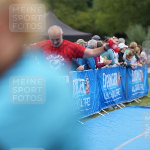 30.08.2026 - Elbe Triathlon Hamburg LAZAROV Photography http://msf.ph/oto/10028569 30.08.2026 11:47:04 Ziel 737, 1294, 1311 meine-sportfotos.de