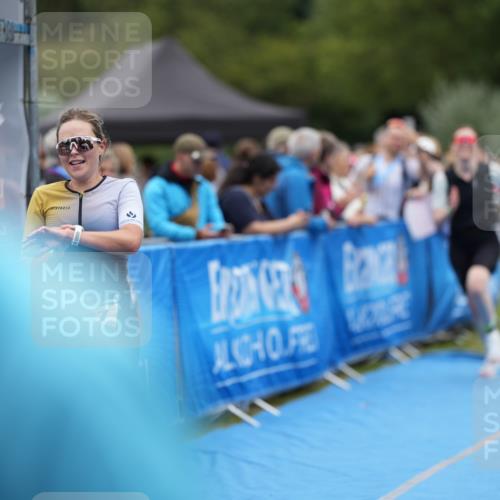 30.08.2026 - Elbe Triathlon Hamburg LAZAROV Photography http://msf.ph/oto/10028592 30.08.2026 11:48:00 Ziel 914, 927, 1163, 1421 meine-sportfotos.de