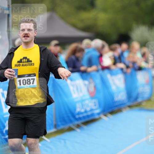 30.08.2026 - Elbe Triathlon Hamburg LAZAROV Photography http://msf.ph/oto/10028611 30.08.2026 11:48:51 Ziel 1087 meine-sportfotos.de