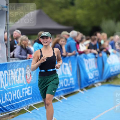 30.08.2026 - Elbe Triathlon Hamburg LAZAROV Photography http://msf.ph/oto/10028616 30.08.2026 11:49:18 Ziel 818 meine-sportfotos.de