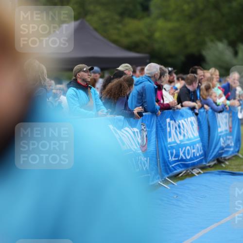 30.08.2026 - Elbe Triathlon Hamburg LAZAROV Photography http://msf.ph/oto/10028638 30.08.2026 11:50:25 Ziel 855, 912, 1282 meine-sportfotos.de