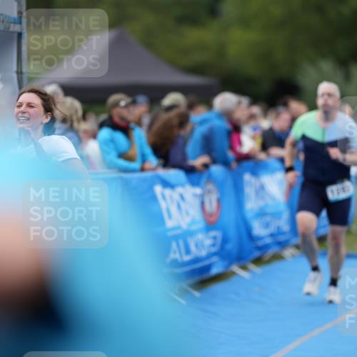 30.08.2026 - Elbe Triathlon Hamburg LAZAROV Photography http://msf.ph/oto/10028640 30.08.2026 11:50:28 Ziel 855, 912, 958, 1282 meine-sportfotos.de