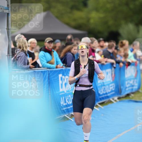 30.08.2026 - Elbe Triathlon Hamburg LAZAROV Photography http://msf.ph/oto/10028660 30.08.2026 11:51:08 Ziel 833, 1293 meine-sportfotos.de