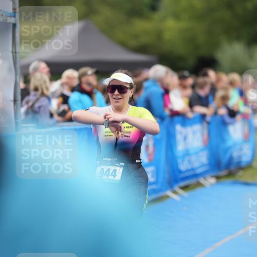 30.08.2026 - Elbe Triathlon Hamburg LAZAROV Photography http://msf.ph/oto/10028668 30.08.2026 11:51:23 Ziel 944, 1288, 1347 meine-sportfotos.de