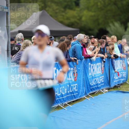 30.08.2026 - Elbe Triathlon Hamburg LAZAROV Photography http://msf.ph/oto/10028677 30.08.2026 11:51:46 Ziel 932, 1332, 1516 meine-sportfotos.de