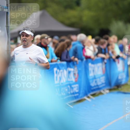 30.08.2026 - Elbe Triathlon Hamburg LAZAROV Photography http://msf.ph/oto/10028690 30.08.2026 11:52:04 Ziel 980, 1281, 1331, 1455 meine-sportfotos.de