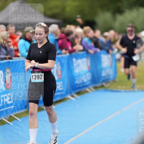 30.08.2026 - Elbe Triathlon Hamburg LAZAROV Photography http://msf.ph/oto/10028764 30.08.2026 11:56:26 Ziel 1174, 1392, 1432 meine-sportfotos.de