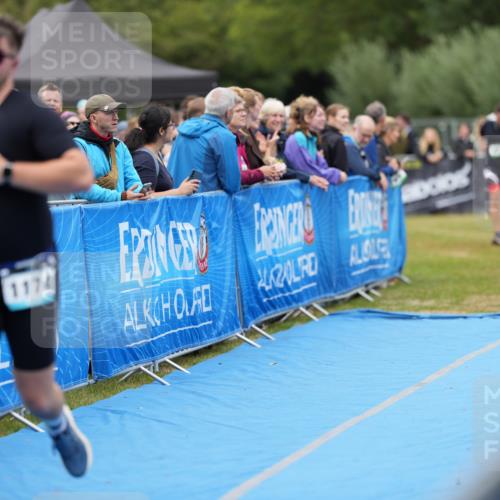 30.08.2026 - Elbe Triathlon Hamburg LAZAROV Photography http://msf.ph/oto/10028766 30.08.2026 11:56:29 Ziel 1174, 1392, 1432 meine-sportfotos.de