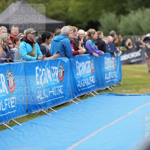 30.08.2026 - Elbe Triathlon Hamburg LAZAROV Photography http://msf.ph/oto/10028767 30.08.2026 11:56:29 Ziel 1174, 1392, 1432 meine-sportfotos.de