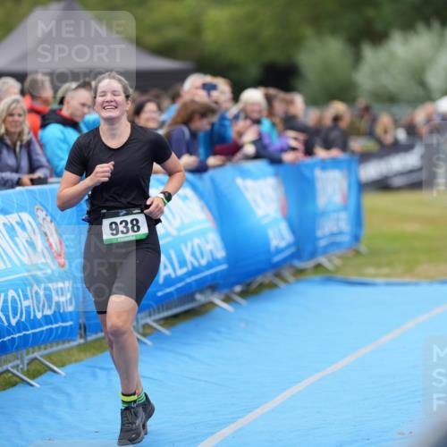 30.08.2026 - Elbe Triathlon Hamburg LAZAROV Photography http://msf.ph/oto/10028774 30.08.2026 11:57:27 Ziel 938 meine-sportfotos.de