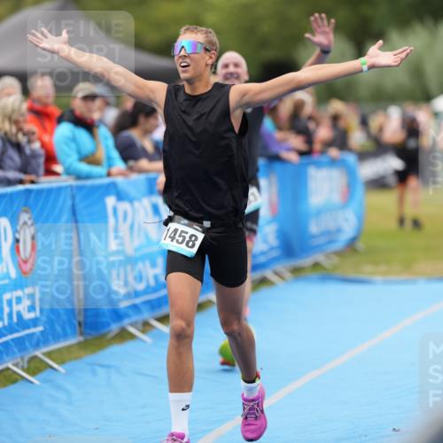 30.08.2026 - Elbe Triathlon Hamburg LAZAROV Photography http://msf.ph/oto/10028798 30.08.2026 11:58:09 Ziel 901, 962, 1181, 1333, 1458 meine-sportfotos.de