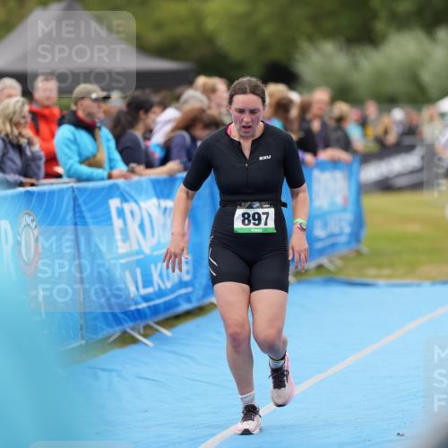 30.08.2026 - Elbe Triathlon Hamburg LAZAROV Photography http://msf.ph/oto/10028805 30.08.2026 11:58:23 Ziel 897, 940, 1462, 1575 meine-sportfotos.de