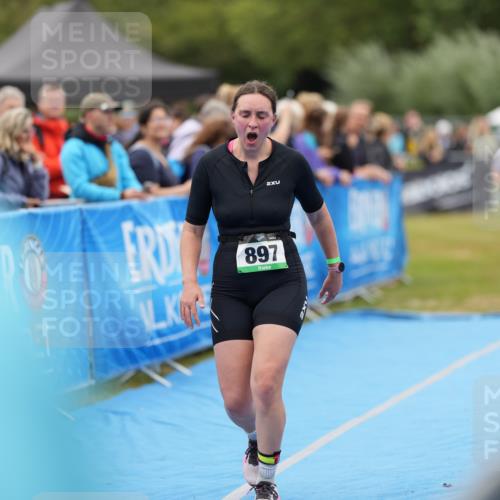 30.08.2026 - Elbe Triathlon Hamburg LAZAROV Photography http://msf.ph/oto/10028806 30.08.2026 11:58:23 Ziel 897, 940, 1462, 1575 meine-sportfotos.de