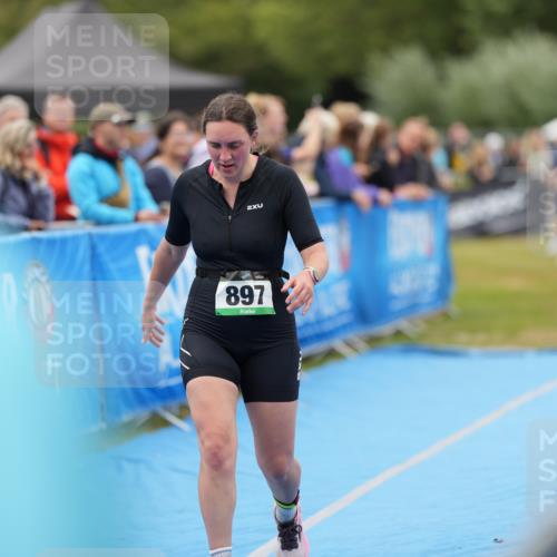 30.08.2026 - Elbe Triathlon Hamburg LAZAROV Photography http://msf.ph/oto/10028807 30.08.2026 11:58:23 Ziel 897, 940, 1462, 1575 meine-sportfotos.de
