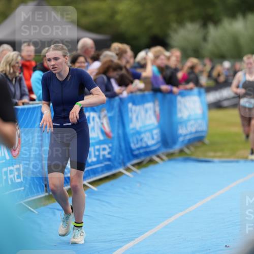 30.08.2026 - Elbe Triathlon Hamburg LAZAROV Photography http://msf.ph/oto/10028811 30.08.2026 11:58:32 Ziel 940, 1462, 1496, 1575 meine-sportfotos.de