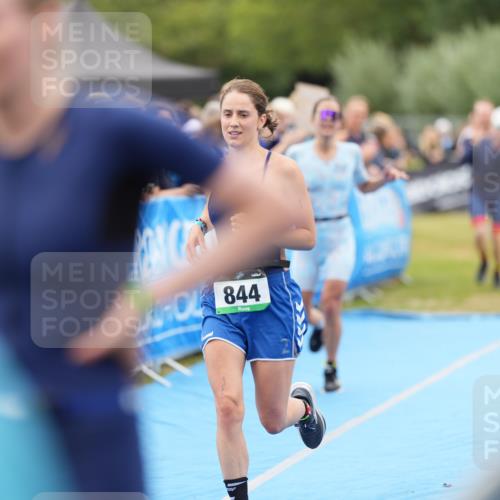 30.08.2026 - Elbe Triathlon Hamburg LAZAROV Photography http://msf.ph/oto/10028815 30.08.2026 11:58:45 Ziel 844, 1401, 1489, 1526, 1588 meine-sportfotos.de