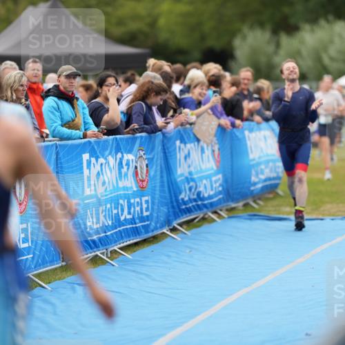 30.08.2026 - Elbe Triathlon Hamburg LAZAROV Photography http://msf.ph/oto/10028819 30.08.2026 11:58:47 Ziel 844, 1401, 1489, 1526, 1588 meine-sportfotos.de