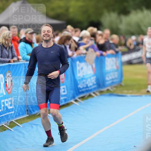 30.08.2026 - Elbe Triathlon Hamburg LAZAROV Photography http://msf.ph/oto/10028820 30.08.2026 11:58:50 Ziel 1401, 1489, 1526, 1588 meine-sportfotos.de