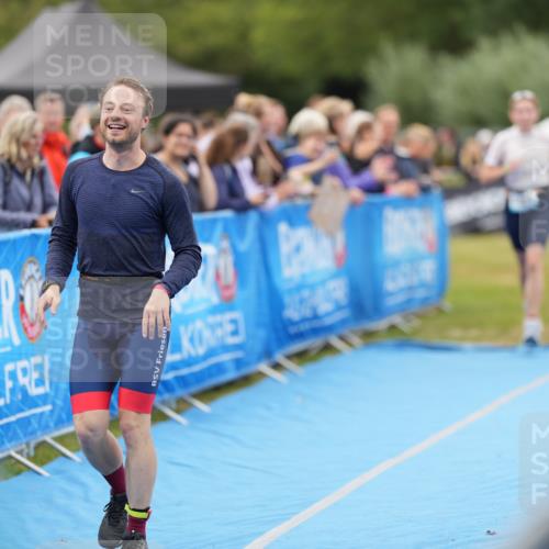 30.08.2026 - Elbe Triathlon Hamburg LAZAROV Photography http://msf.ph/oto/10028821 30.08.2026 11:58:50 Ziel 1401, 1489, 1526, 1588 meine-sportfotos.de