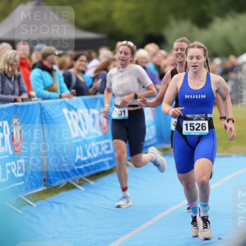 30.08.2026 - Elbe Triathlon Hamburg LAZAROV Photography http://msf.ph/oto/10028823 30.08.2026 11:58:52 Ziel 1401, 1489, 1526 meine-sportfotos.de