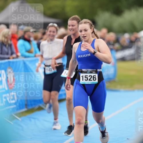 30.08.2026 - Elbe Triathlon Hamburg LAZAROV Photography http://msf.ph/oto/10028824 30.08.2026 11:58:53 Ziel 1401, 1489, 1526 meine-sportfotos.de