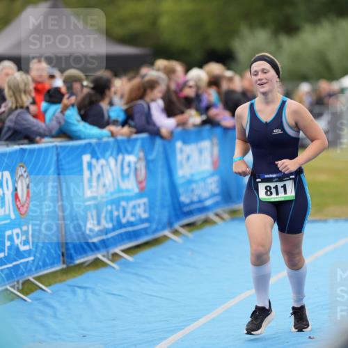 30.08.2026 - Elbe Triathlon Hamburg LAZAROV Photography http://msf.ph/oto/10028826 30.08.2026 11:59:11 Ziel 811 meine-sportfotos.de