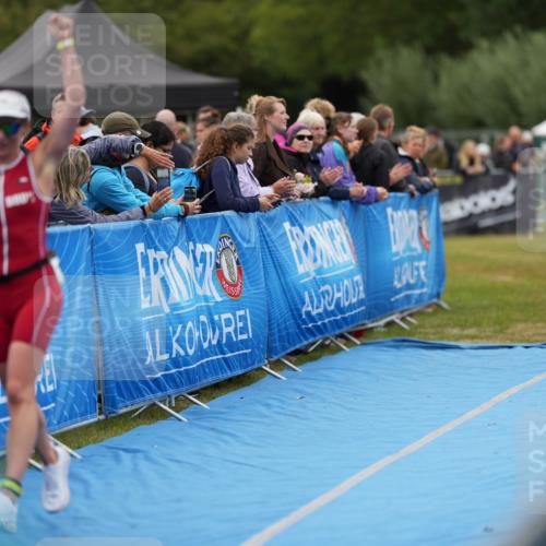 30.08.2026 - Elbe Triathlon Hamburg LAZAROV Photography http://msf.ph/oto/10028829 30.08.2026 11:59:25 Ziel 785, 859, 1131 meine-sportfotos.de