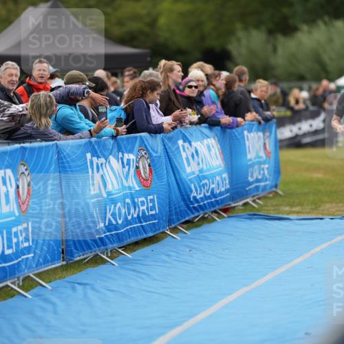 30.08.2026 - Elbe Triathlon Hamburg LAZAROV Photography http://msf.ph/oto/10028830 30.08.2026 11:59:25 Ziel 785, 859, 1131 meine-sportfotos.de