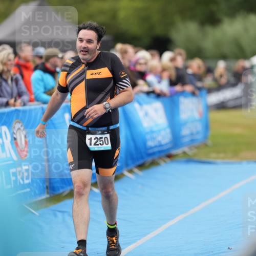 30.08.2026 - Elbe Triathlon Hamburg LAZAROV Photography http://msf.ph/oto/10028839 30.08.2026 11:59:48 Ziel 1250 meine-sportfotos.de