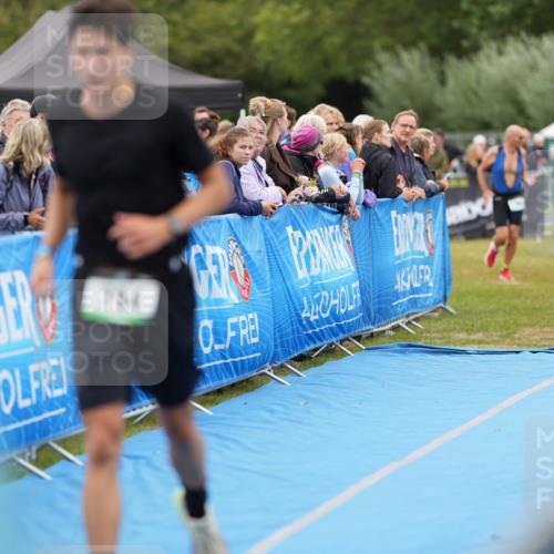 30.08.2026 - Elbe Triathlon Hamburg LAZAROV Photography http://msf.ph/oto/10028843 30.08.2026 12:00:05 Ziel 794, 1365, 1551 meine-sportfotos.de