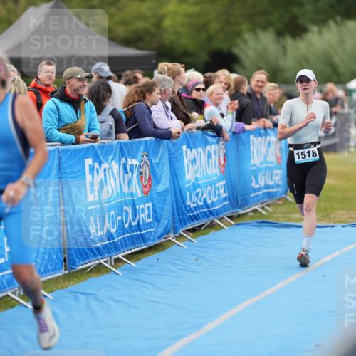 30.08.2026 - Elbe Triathlon Hamburg LAZAROV Photography http://msf.ph/oto/10028849 30.08.2026 12:00:21 Ziel 1362, 1518 meine-sportfotos.de