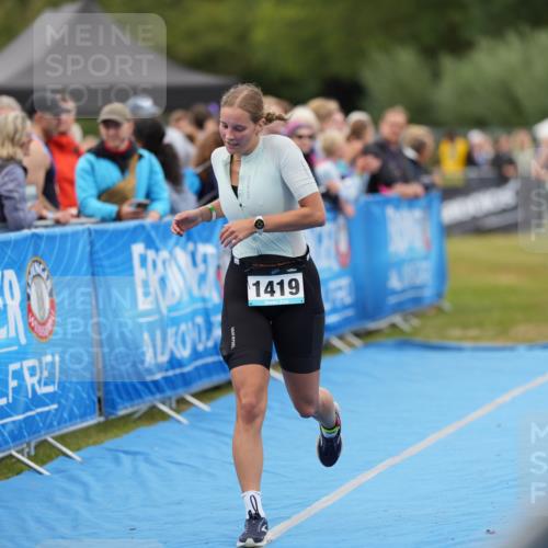 30.08.2026 - Elbe Triathlon Hamburg LAZAROV Photography http://msf.ph/oto/10028853 30.08.2026 12:00:35 Ziel 1419 meine-sportfotos.de