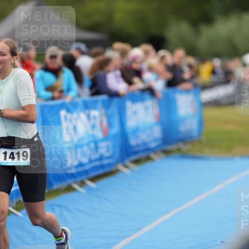 30.08.2026 - Elbe Triathlon Hamburg LAZAROV Photography http://msf.ph/oto/10028855 30.08.2026 12:00:36 Ziel 787, 975, 1419 meine-sportfotos.de