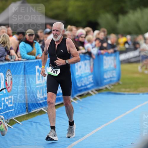30.08.2026 - Elbe Triathlon Hamburg LAZAROV Photography http://msf.ph/oto/10028857 30.08.2026 12:00:45 Ziel 787, 975 meine-sportfotos.de