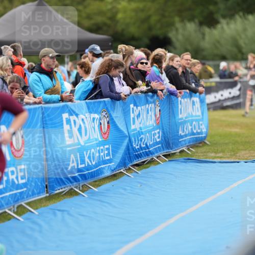30.08.2026 - Elbe Triathlon Hamburg LAZAROV Photography http://msf.ph/oto/10028863 30.08.2026 12:01:10 Ziel 1481 meine-sportfotos.de