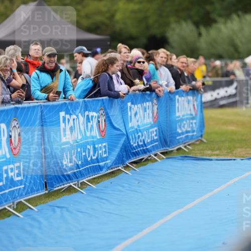30.08.2026 - Elbe Triathlon Hamburg LAZAROV Photography http://msf.ph/oto/10028867 30.08.2026 12:01:21 Ziel 1450 meine-sportfotos.de