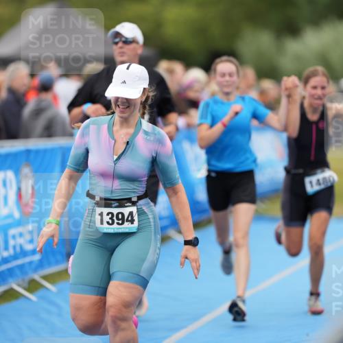 30.08.2026 - Elbe Triathlon Hamburg LAZAROV Photography http://msf.ph/oto/10028873 30.08.2026 12:01:46 Ziel 1301, 1394, 1479, 1480 meine-sportfotos.de