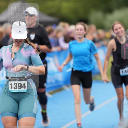 30.08.2026 - Elbe Triathlon Hamburg LAZAROV Photography http://msf.ph/oto/10028874 30.08.2026 12:01:46 Ziel 1301, 1394, 1479, 1480 meine-sportfotos.de
