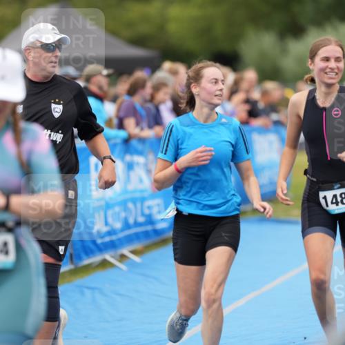 30.08.2026 - Elbe Triathlon Hamburg LAZAROV Photography http://msf.ph/oto/10028875 30.08.2026 12:01:47 Ziel 1301, 1394, 1479, 1480 meine-sportfotos.de