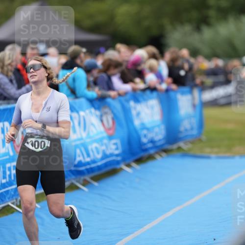 30.08.2026 - Elbe Triathlon Hamburg LAZAROV Photography http://msf.ph/oto/10028880 30.08.2026 12:02:03 Ziel 900, 1417 meine-sportfotos.de