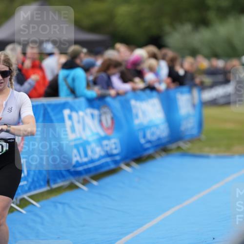 30.08.2026 - Elbe Triathlon Hamburg LAZAROV Photography http://msf.ph/oto/10028881 30.08.2026 12:02:03 Ziel 900, 1417 meine-sportfotos.de