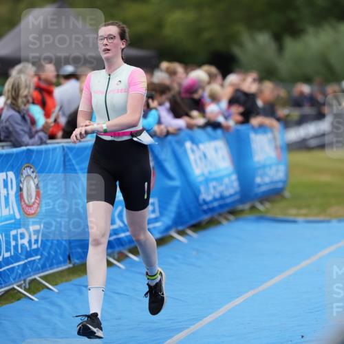 30.08.2026 - Elbe Triathlon Hamburg LAZAROV Photography http://msf.ph/oto/10028882 30.08.2026 12:02:08 Ziel 1417, 1563 meine-sportfotos.de